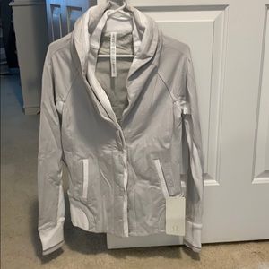 Lululemon to class jacket, white and grey size 6